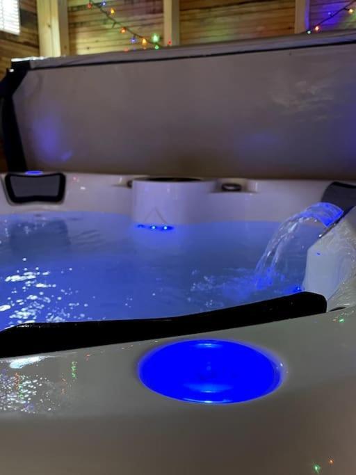 Central Area Terraced House With Private Hot Tub Lincoln Bagian luar foto